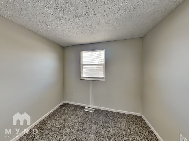Building Photo - 849 Upwoods Dr