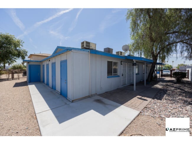 Primary Photo - Experience the Charm of Phoenix in this Delightful 1/1 Casita-style Apartment