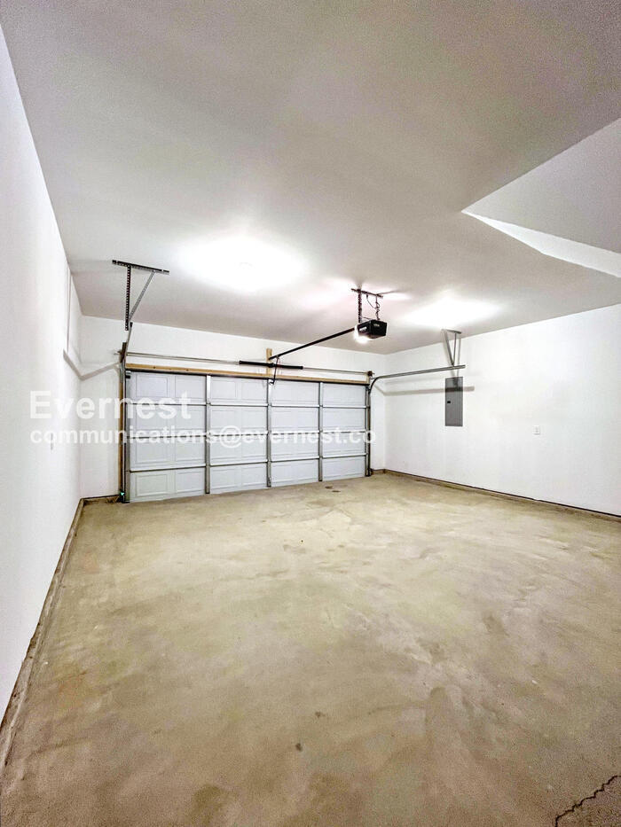 Building Photo - 1112 Prospect Ct