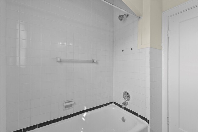 Building Photo - 436 Westmoreland St