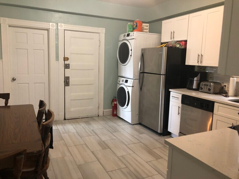 Unit 1 - 6 Bucknam St