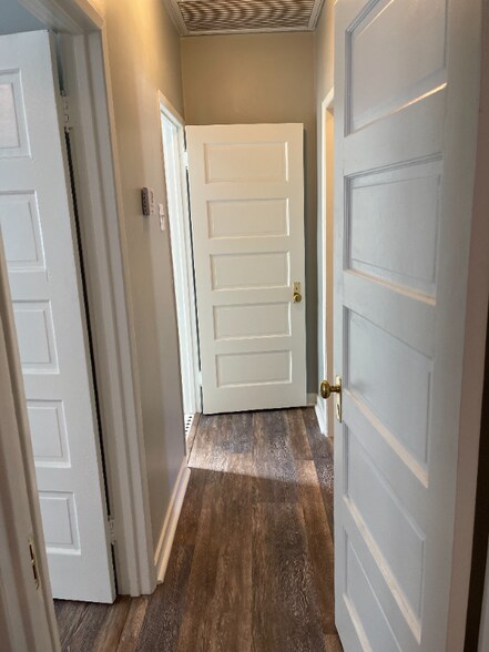 Building Photo - 2510 Elsinore St