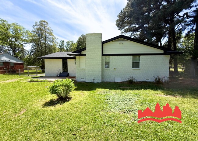 Building Photo - 4960 Sherry Dr