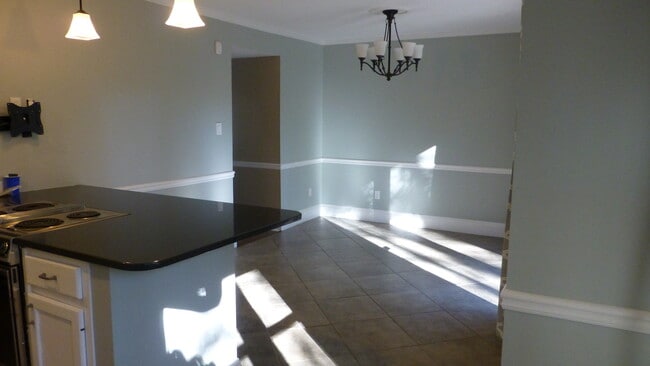 Building Photo - 2 Bedroom Townhouse with Two-Car Garage