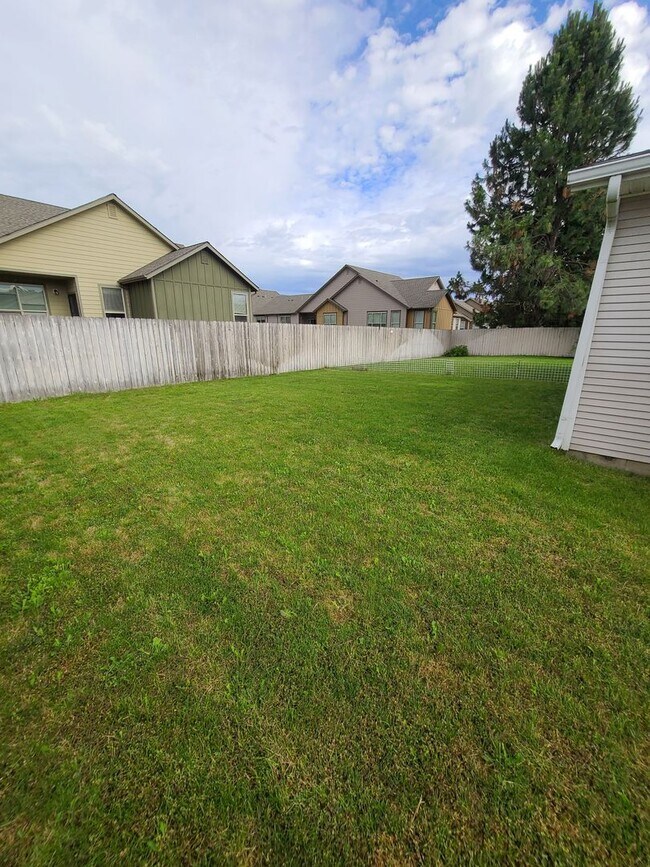 Building Photo - 4188 N Player Dr