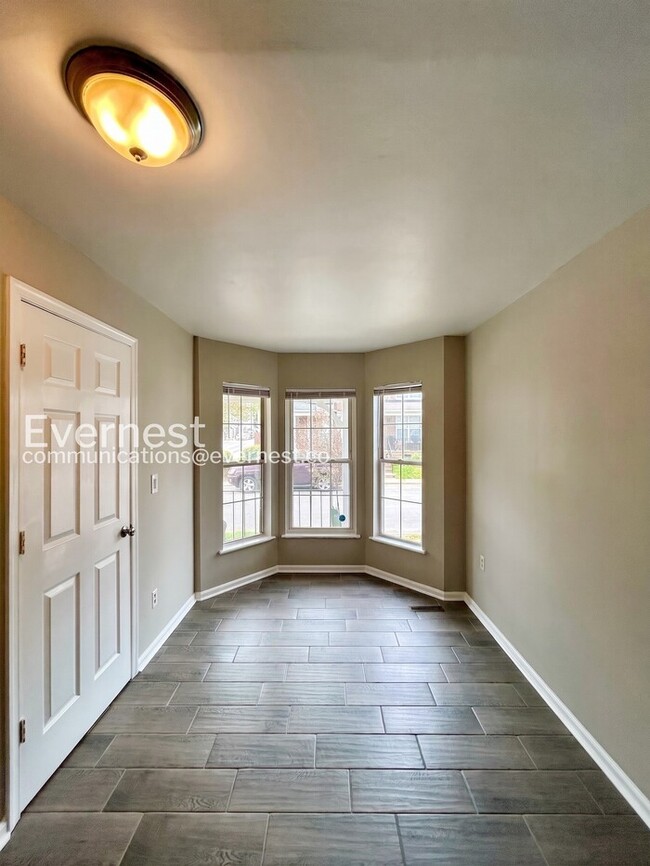 Building Photo - 800 Catherine St