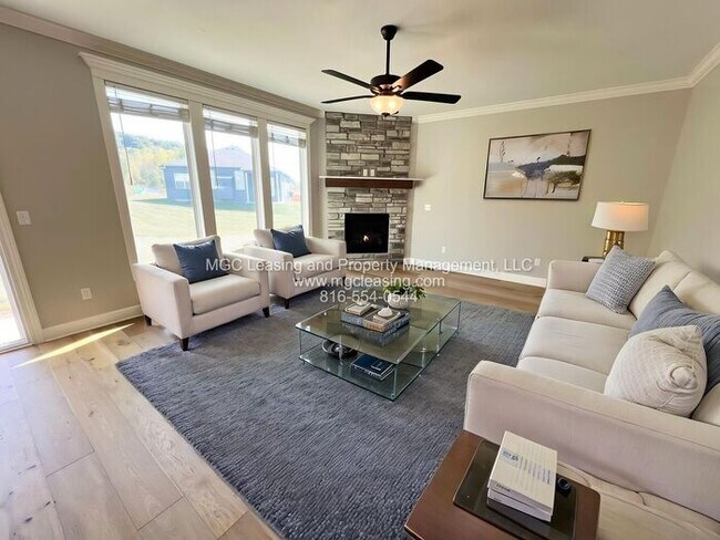 Building Photo - Location and Luxury Perfected in Parkville!