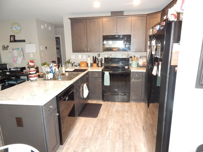 Building Photo - 180 Economy St