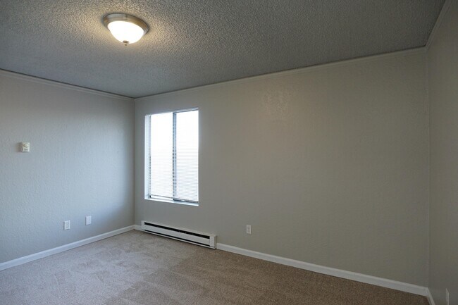 Building Photo - 25046 Lake Fenwick Rd