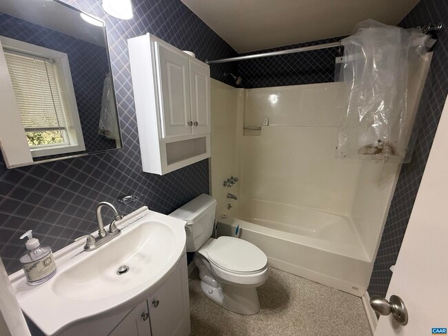 Building Photo - 705 Highland Ave