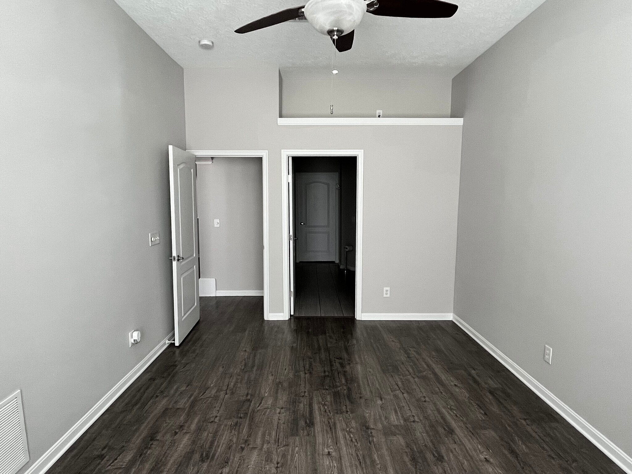 Building Photo - 6571 Pondfield Ln