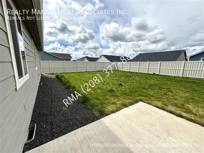 Building Photo - 3799 N Marionberry Ave