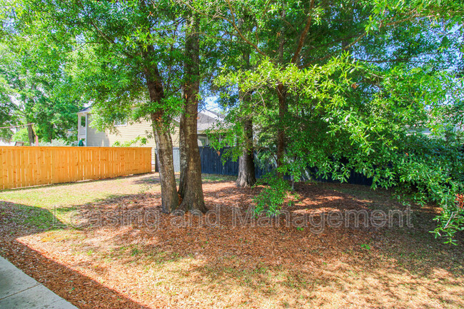 Building Photo - 1129 Bright Ct