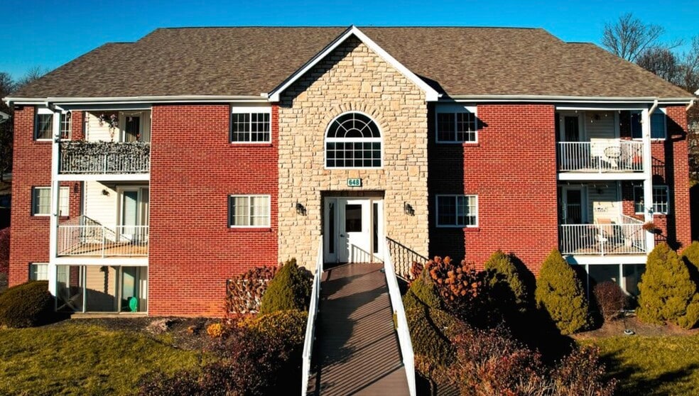 Primary Photo - 648 Friars Ln