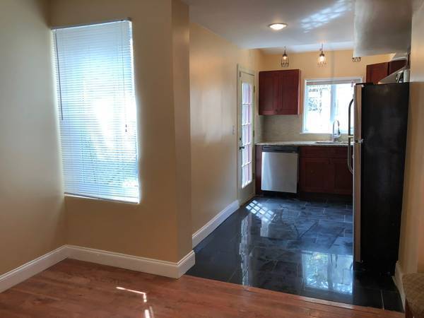 Building Photo - Great 2BR/2BA home in Prime location in University City. Available Nov 5th