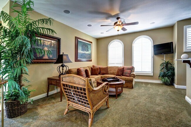 Building Photo - 1318 Surrey Downs Ln