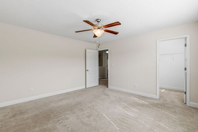 Building Photo - 5 Bedrooms in the heart of Summerfield!