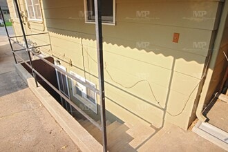 Building Photo - 640 1/2 South Meldrum