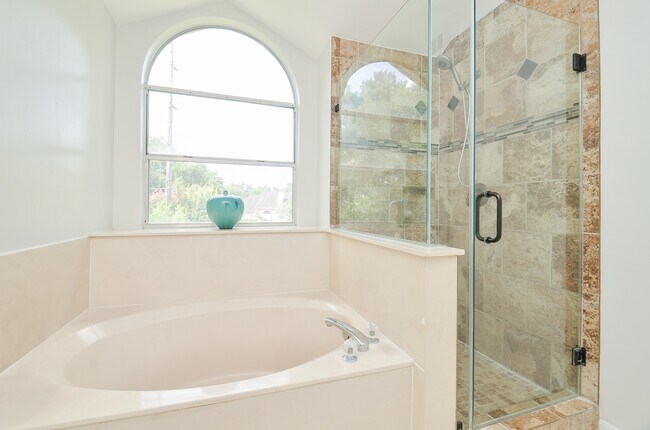 Building Photo - 6310 Oakburl Ln