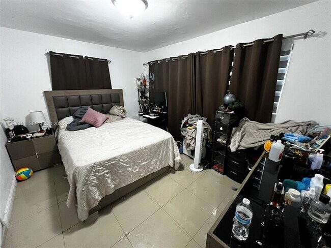 Building Photo - 1715 NW 180th Terrace