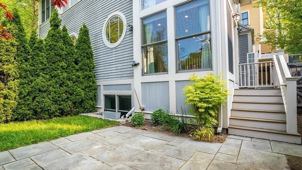 Building Photo - 48 Concord Ave