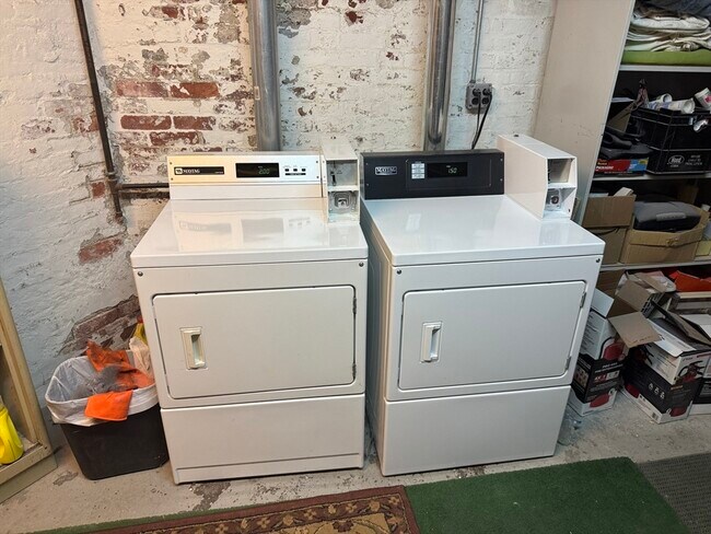 Building Photo - 41 Hawthorn St