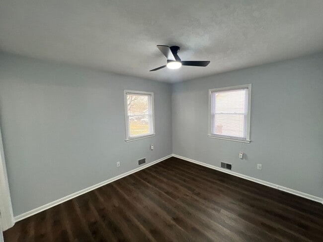 Building Photo - Move-In Ready 6-Bedroom Home in Raytown