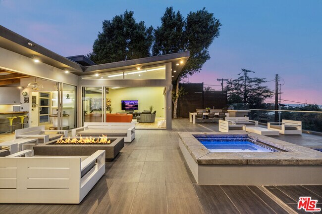 Building Photo - 7275 Mulholland Dr