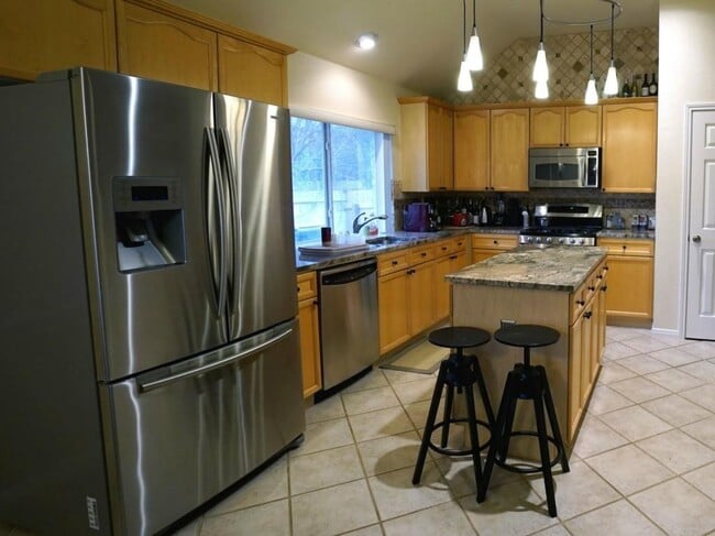 Building Photo - 3224 Burks Ln