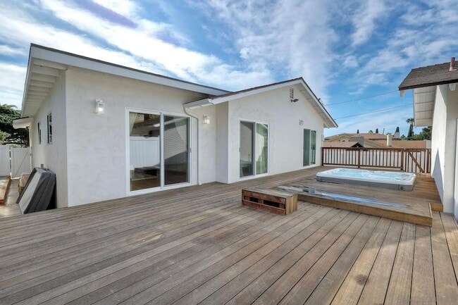 Building Photo - 1166 Agate St