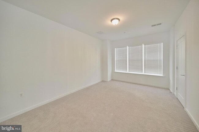 Building Photo - 256 Bluemont Branch Terrace SE