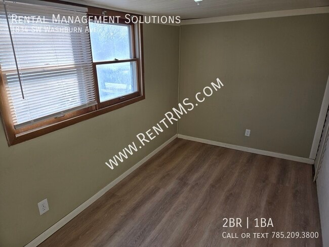 Building Photo - 1834 SW Washburn Ave