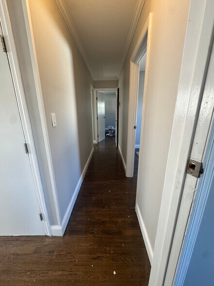 Building Photo - 1239 August Rd