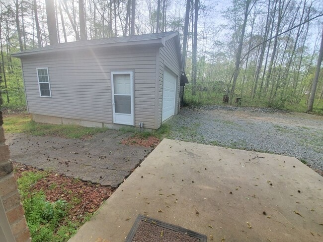 Building Photo - Ready to move in!