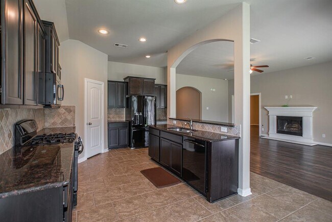 Building Photo - 99 West Wading Pond Circle