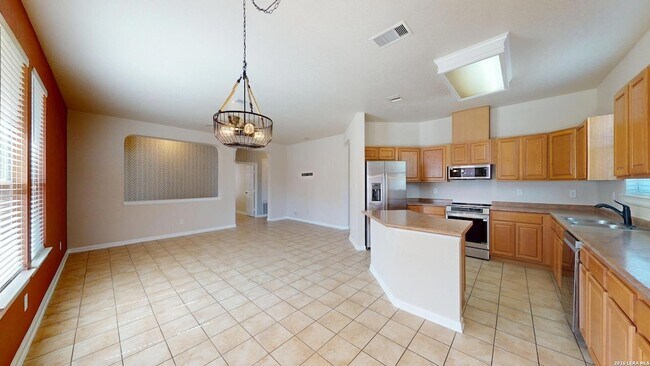 Building Photo - 101 Springtree Cliff