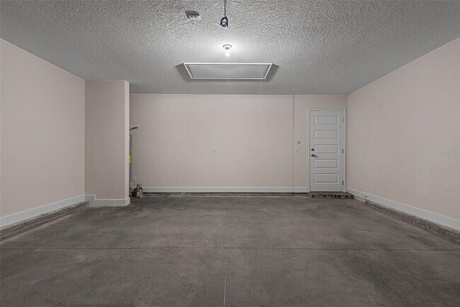 Building Photo - 14 Reston Pl