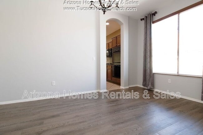 Building Photo - 732 West Camino Tunera