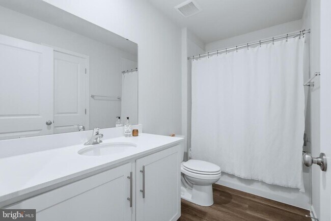 Building Photo - 369 Soft Rush Ln