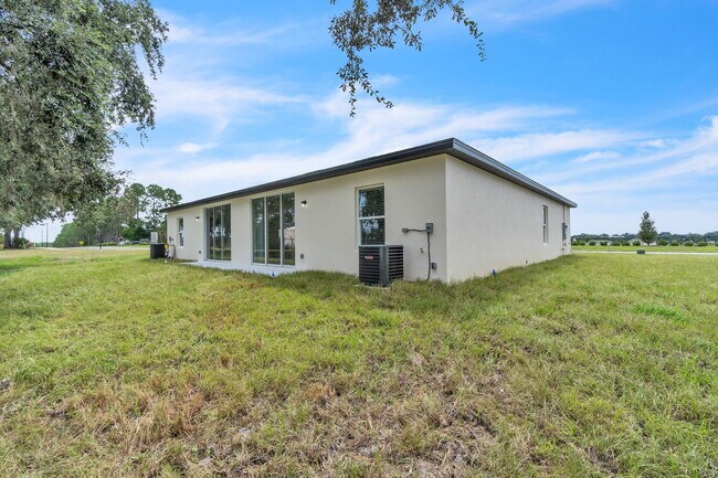 Building Photo - 2535 Slim Haywood Ave