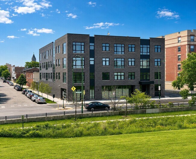 Building Photo - 2807 S Halsted St