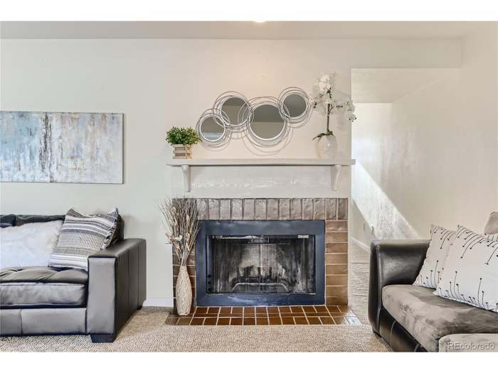 Building Photo - 15065 E Louisiana Dr