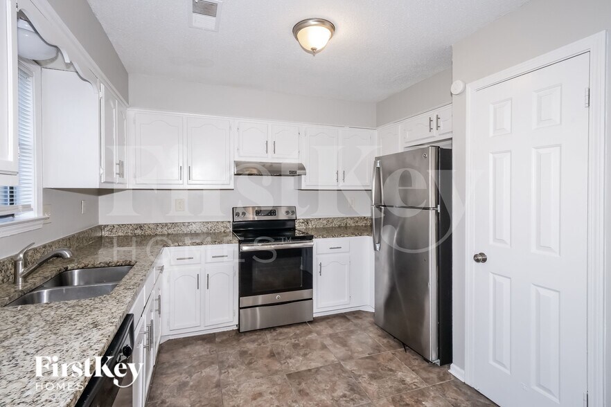 Building Photo - 4884 Walden Glen St