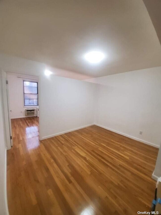 Primary Photo - 41-25 Kissena Blvd