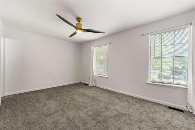 Building Photo - 732 Jamestown Crossing