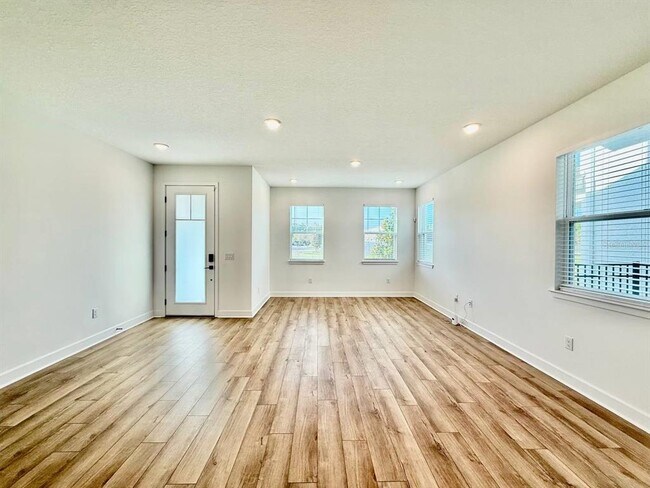 Building Photo - 2031 Wild Heron Ct