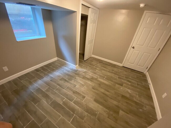 Building Photo - 426 E 15th Ave