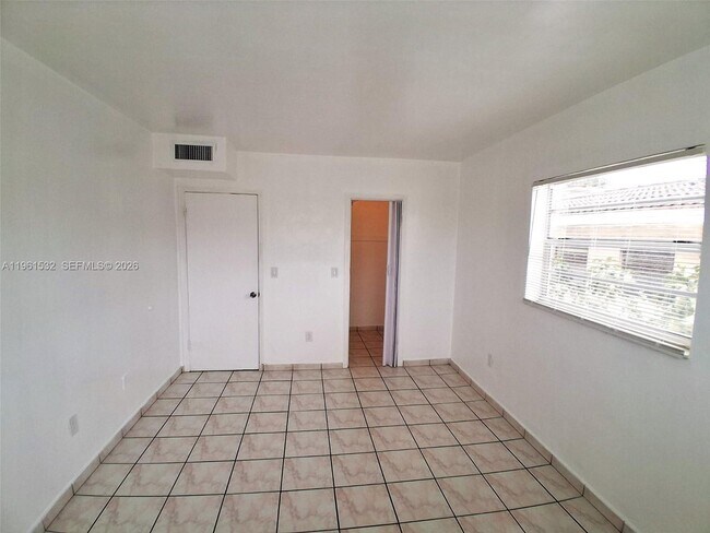 Building Photo - 7860 Harding Ave