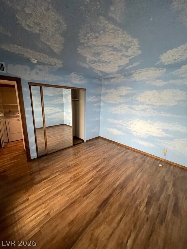 Building Photo - 600 Woodmount Dr