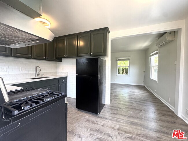 Building Photo - 5153 Overland Ave